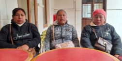 Fotos: Nathalie Gómez // Las hermanas Cipriana, Rosario y Judith denuncian penalmente al síndico municipal de Tejúpam.
