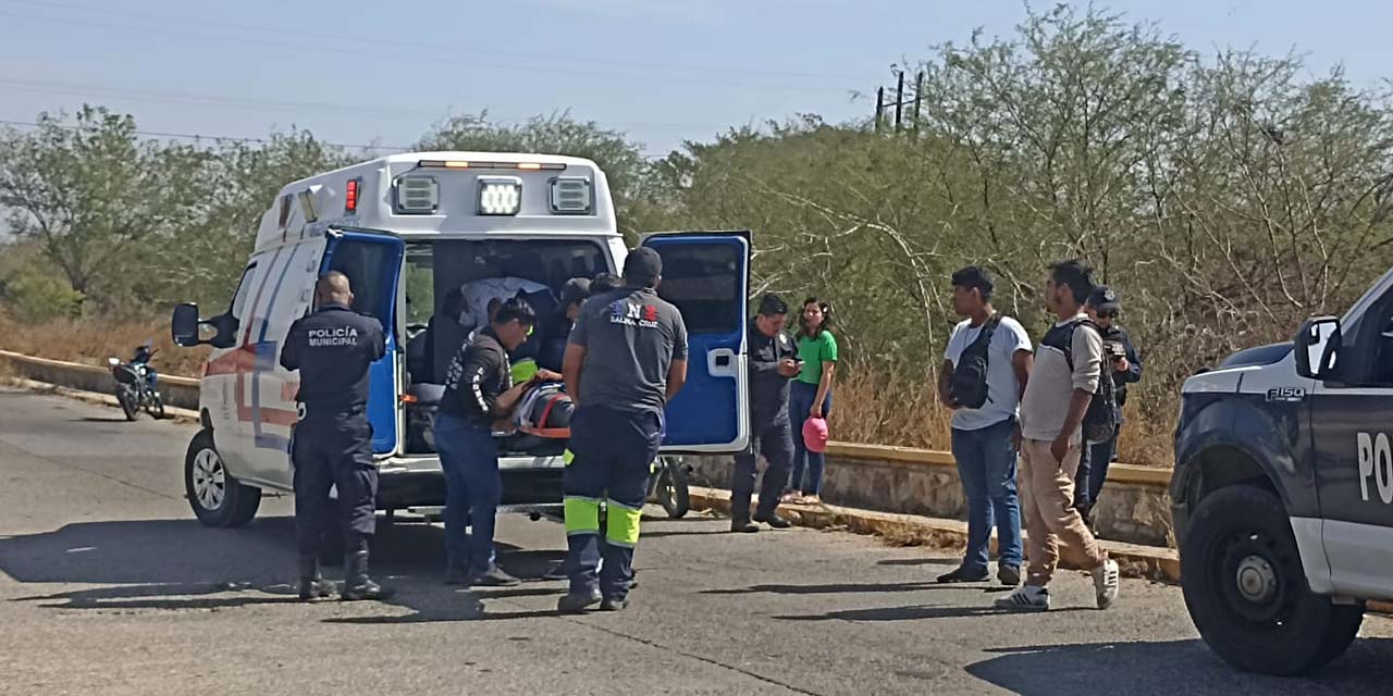 La víctima fue auxiliada por paramédicos de Cruz Roja Mexicana y llevada a un nosocomio.