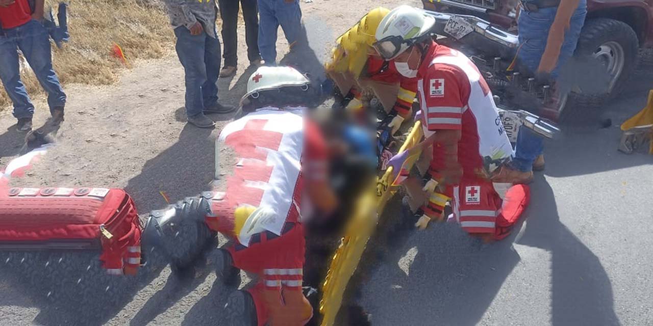 Motociclista resulta con lesiones de gravedad en accidente.