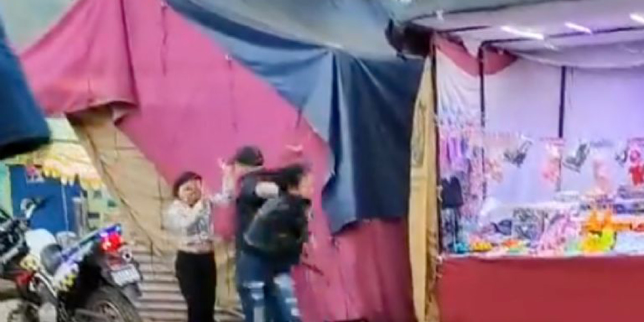 VIDEO: Lo abaten a tiros cuando trató de defender a mujer de los golpes de su esposo