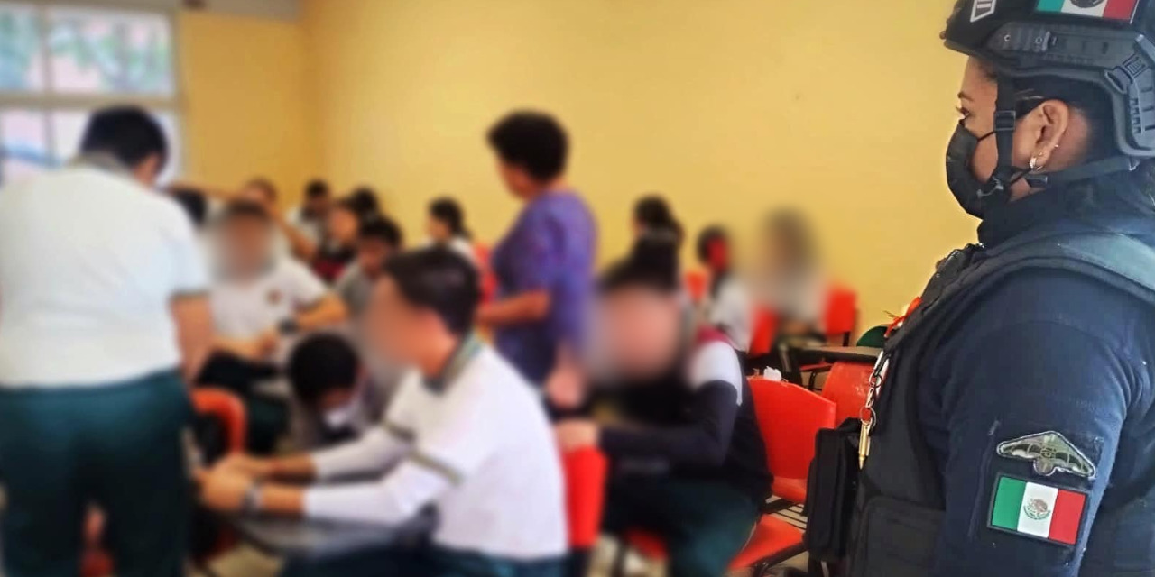 “Operación Mochila” en escuela de Juchitán | El Imparcial de Oaxaca