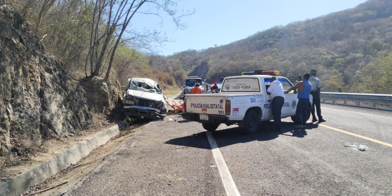 Muere niño en volcadura en la autopista a la Costa | El Imparcial de Oaxaca