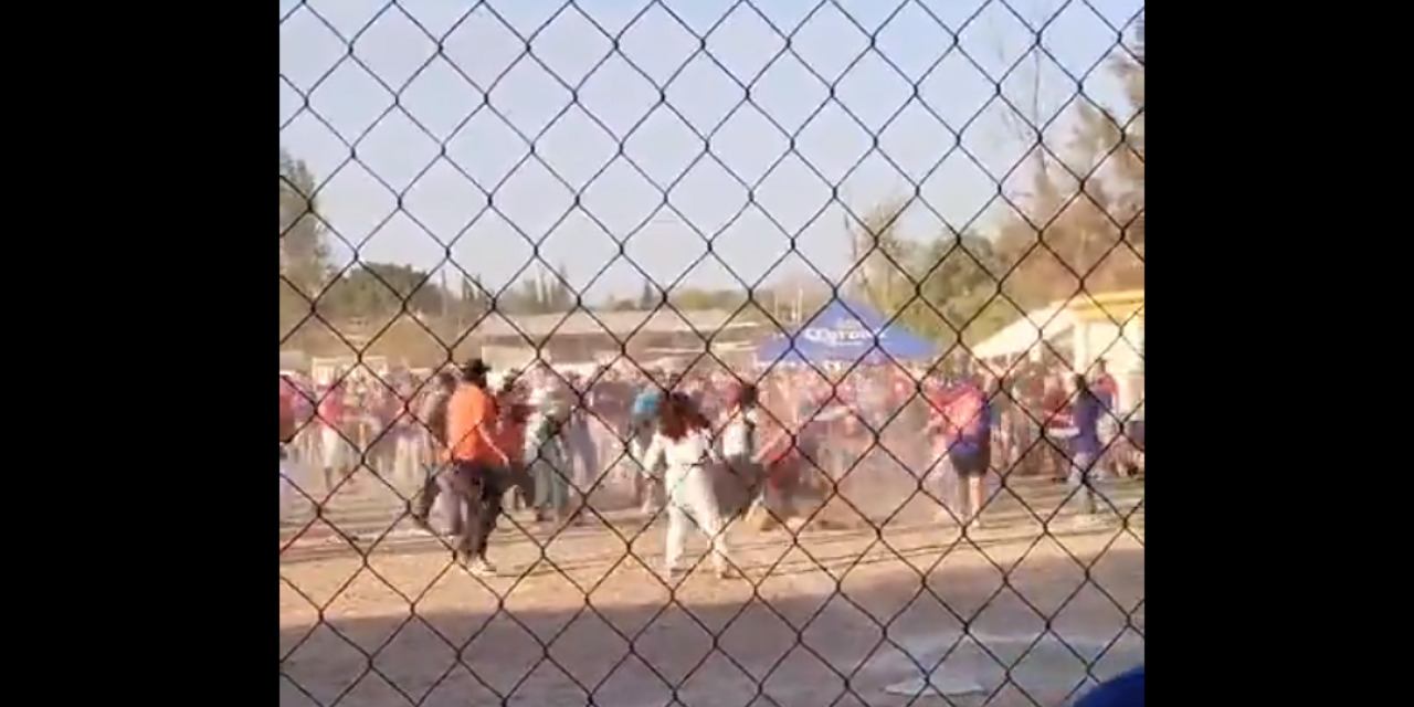 VIDEO: Violenta gresca en el Béisbol de Huajuapan de León | El Imparcial de Oaxaca