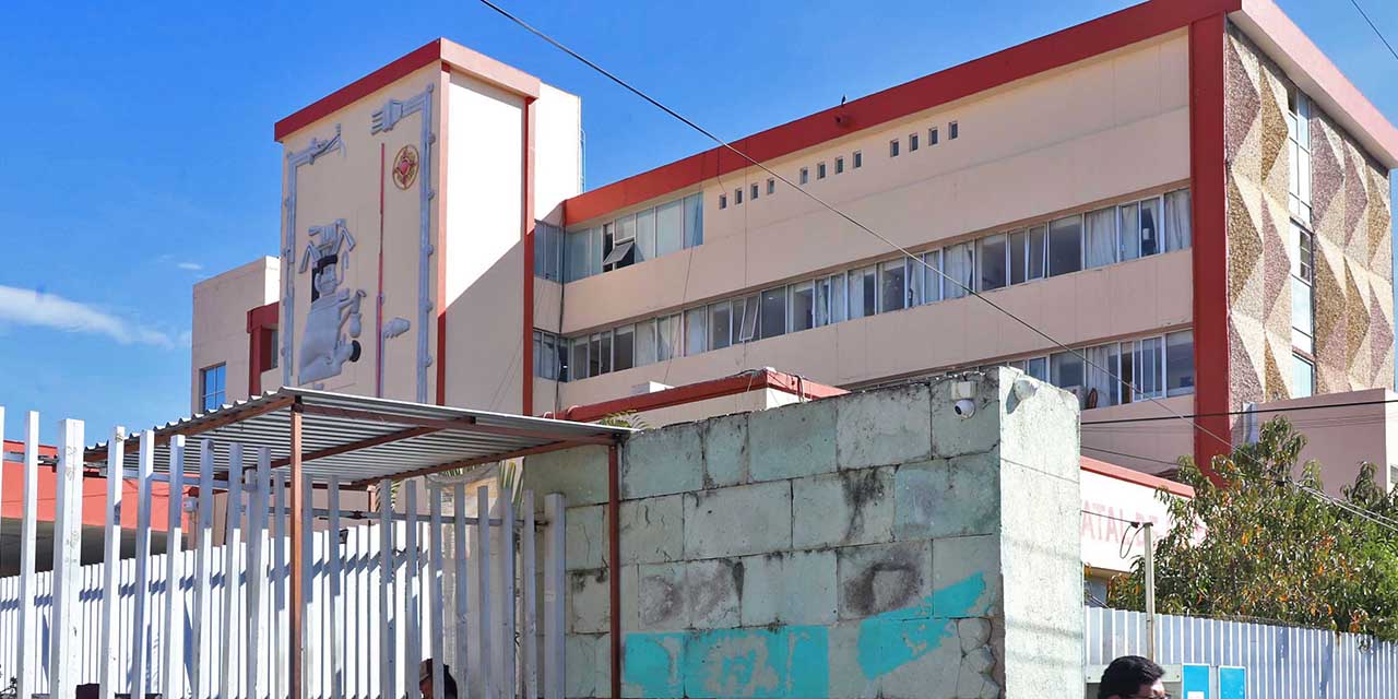 Foto: Luis Alberto Cruz // Ante la falta de agua, el Hospital Civil suspende cirugías y otros servicios médicos.