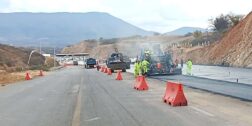 Foto: Raúl Laguna // Continúan los trabajos a dos días de la inauguración de la súper carretera a la Costa.