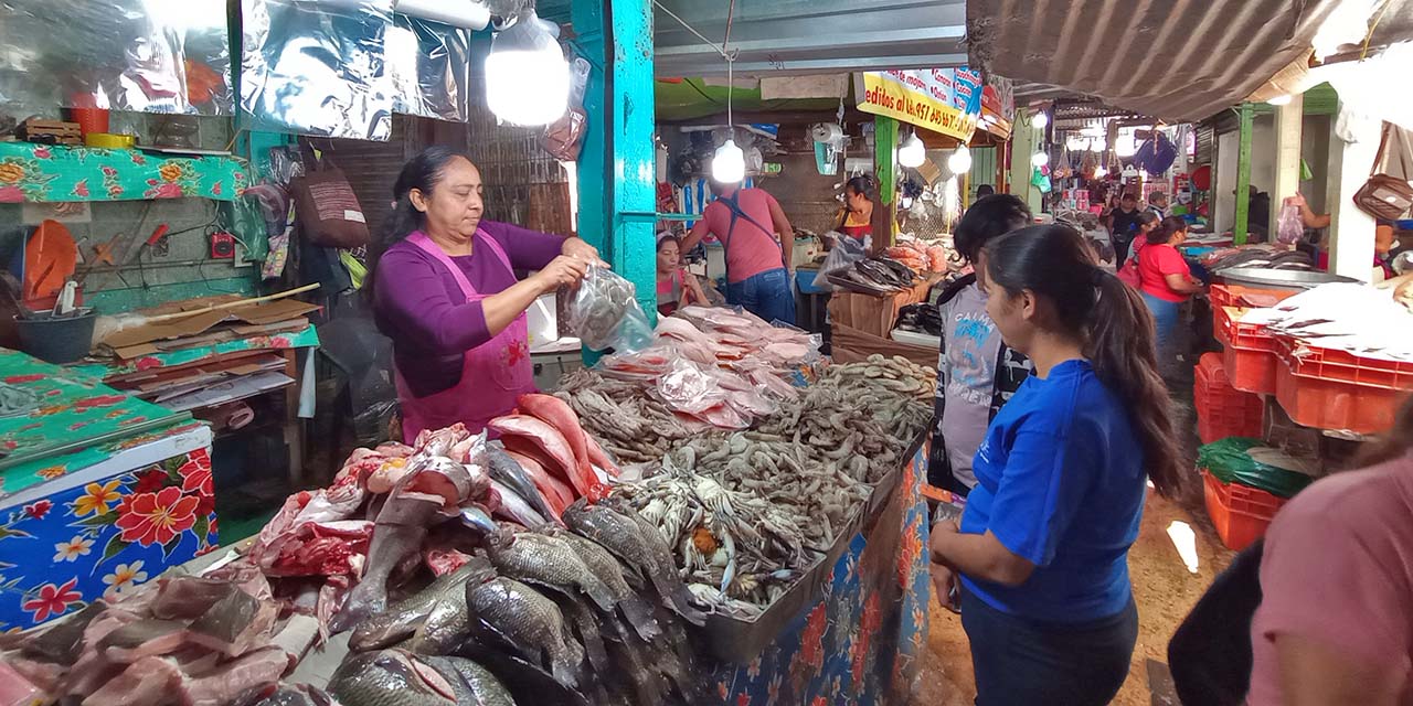 Fotos: Lisbeth Mejía Reyes // Crece la demanda de pescados y mariscos en esta temporada.
