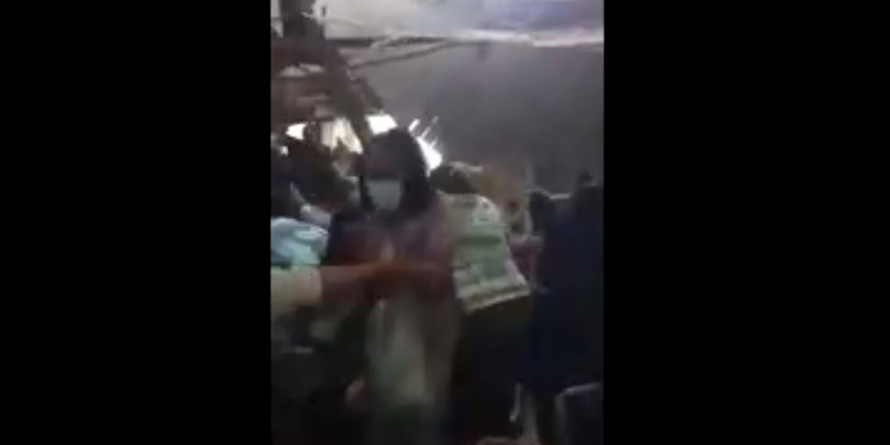 VIDEO: Derrumbe en iglesia deja una persona fallecida y decenas de heridos