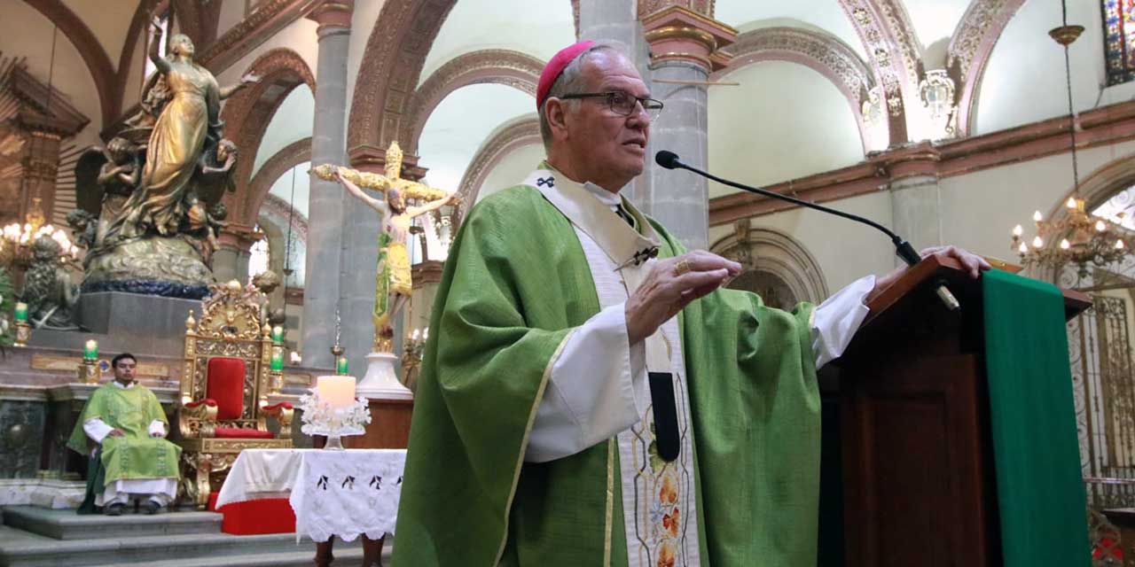 Foto: Adrián Gaytán // Celebración Eucarística Dominical en la Catedral por el Arzobispo Pedro Vázquez Villalobos.