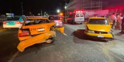 Dos taxis y una camioneta particular se vieron involucrados en el percance.