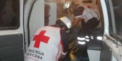 El motociclista fue atendido por paramédicos de Cruz Roja Mexicana.