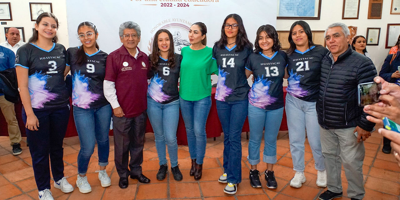 Foto: Municipio de Oaxaca de Juárez // El presidente municipal, Francisco Martínez Neri, entregó implementos deportivos a quienes competirán en los Juegos Nacionales CONADE 2024.