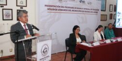 Foto: Adrián Gaytán // El presidente municipal, Francisco Martínez Neri, hizo uso de la palabra durante la presentación del programa del BID.