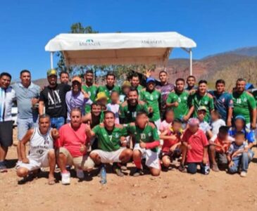 Equipo de San José del Chilar se corono campeón del torneo de futbol soccer en Cuicatlán.