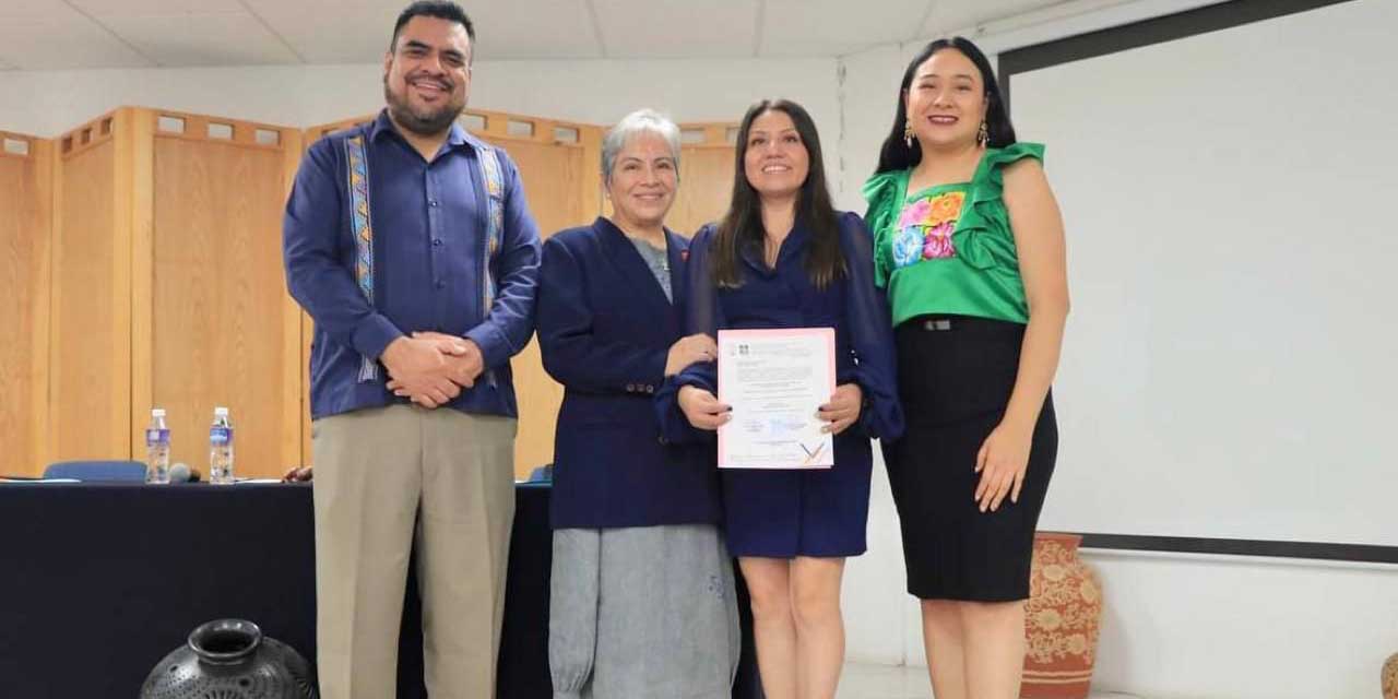 Se titula por excelencia primera psicóloga de la UABJO | El Imparcial de Oaxaca