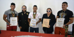 La AFFVA entregó reconocimientos a los atletas oaxaqueños más destacados en el Míster México.