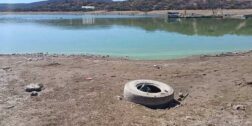 La presa Lázaro Cárdenas que provee de agua a Huajuapan tiene más de 50 años sin mantenimiento.