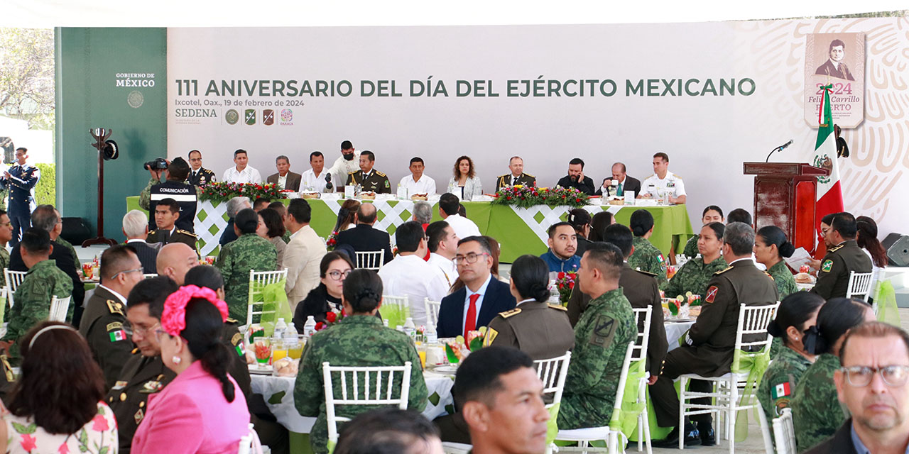 Reconocen labor del Ejército Mexicano; cumple 111 años