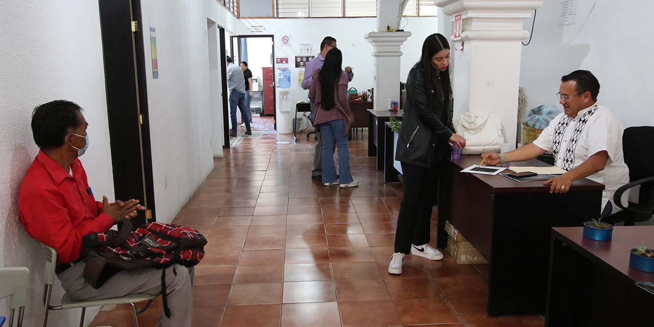 Foto: Adrián Gaytán // Oficinas de regidores vacías. Algunos no se paran ni en día de sesión de cabildo.