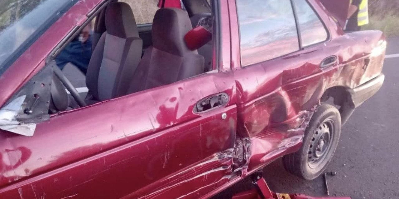 Auto es impactado por vehículo de mayor magnitud | El Imparcial de Oaxaca