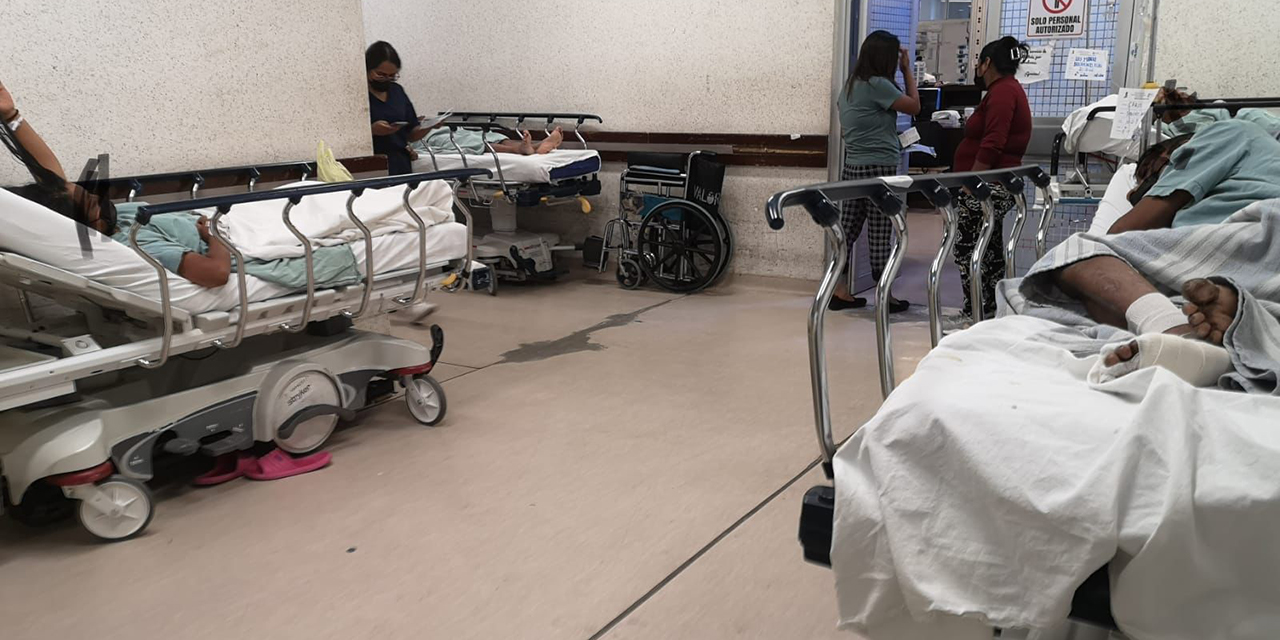 Amontonan a pacientes en pasillos del Hospital Civil | El Imparcial de Oaxaca