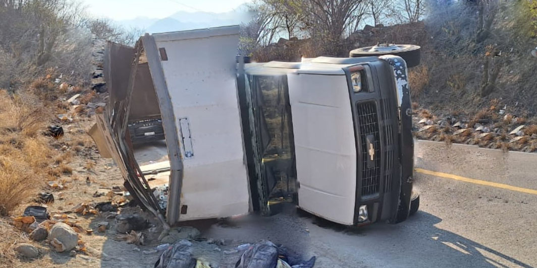 Otra tragedia migrante: vuelca camioneta con 70 personas | El Imparcial de Oaxaca