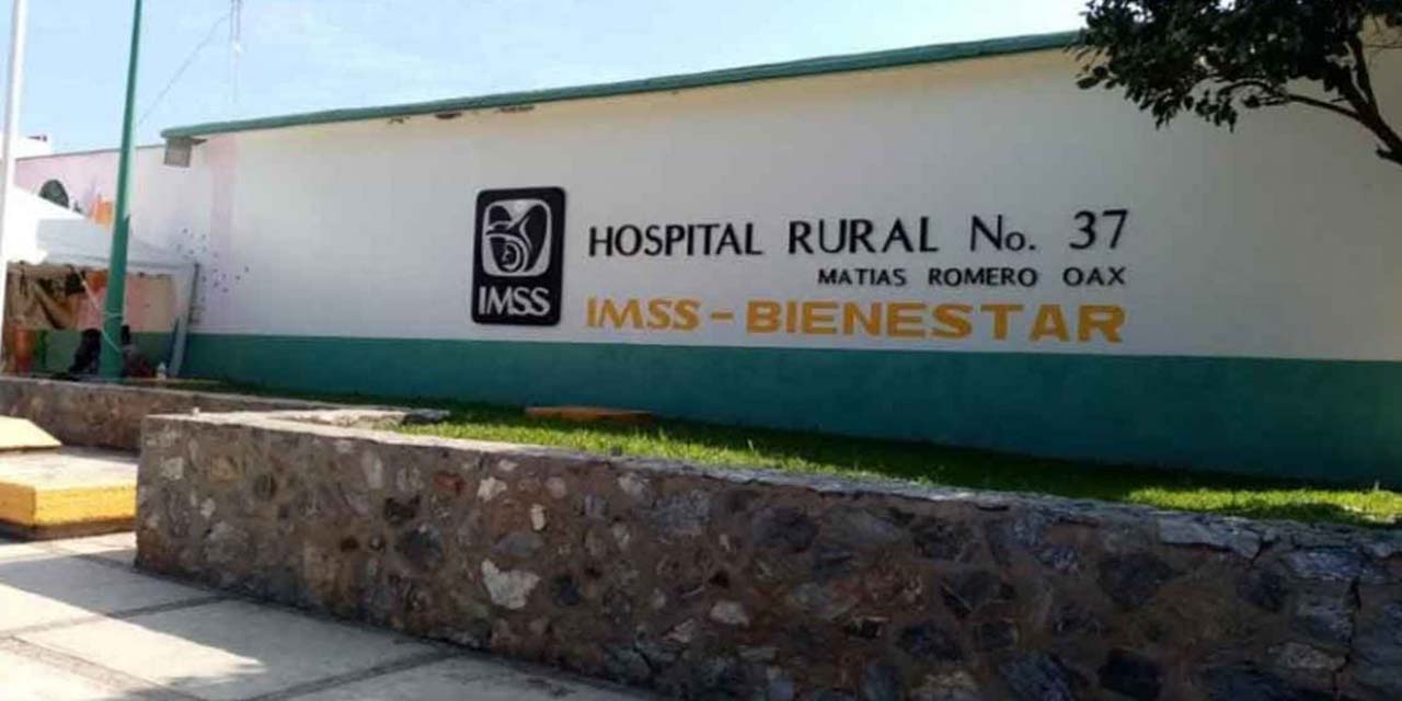 Ante la falta de ginecólogo en el IMSS de Matías Romero, Mercedes tuvo a su bebé en la calle.