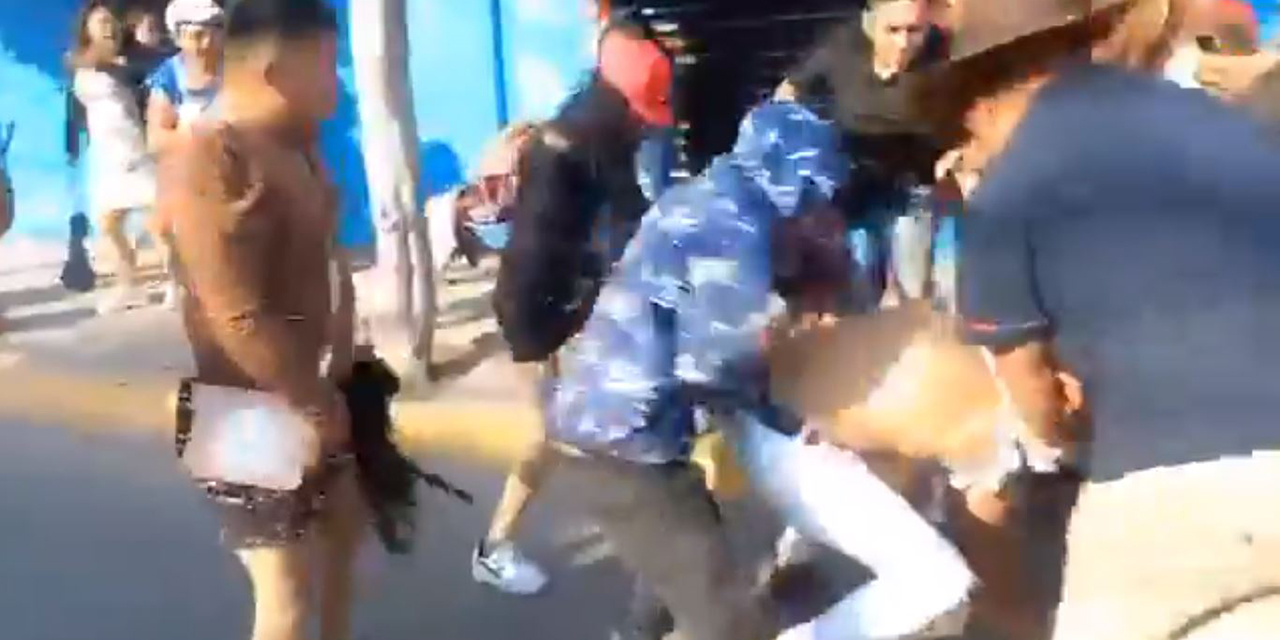 VIDEO: Violenta pelea campal en  Carnaval sin fronteras de Chimalhuacán | El Imparcial de Oaxaca