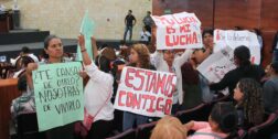 Foto: Adrián Gaytán // Entre protestas de mujeres, la LXV Legislatura local aprueba tipificar como delito la violencia vicaria.