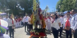 En Tlaxiaco se realizó la bendición de las palmas y la procesión por las principales calles.