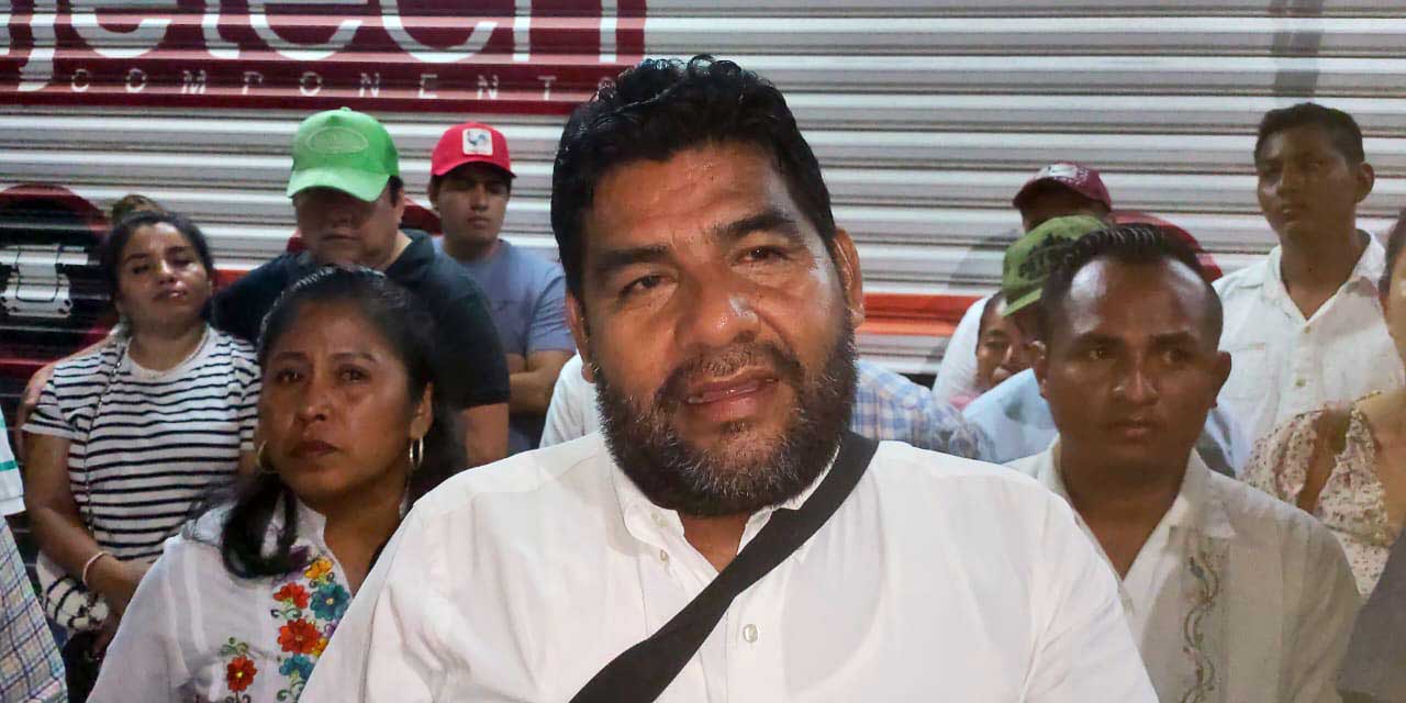 Javier Cruz Jiménez, presidente municipal de San Pedro Mixtepec, mostró inconformidad con la elección del candidato de Morena.