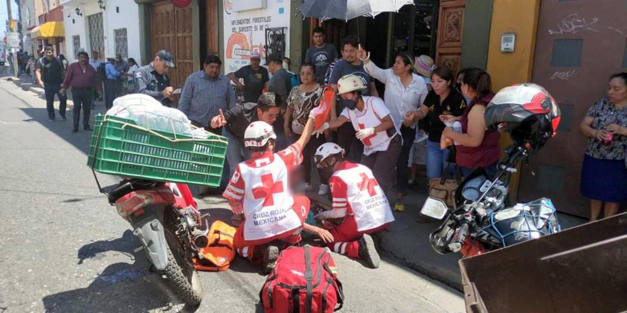 La mujer de 68 años fue atendida por paramédicos de la Cruz Roja Mexicana.