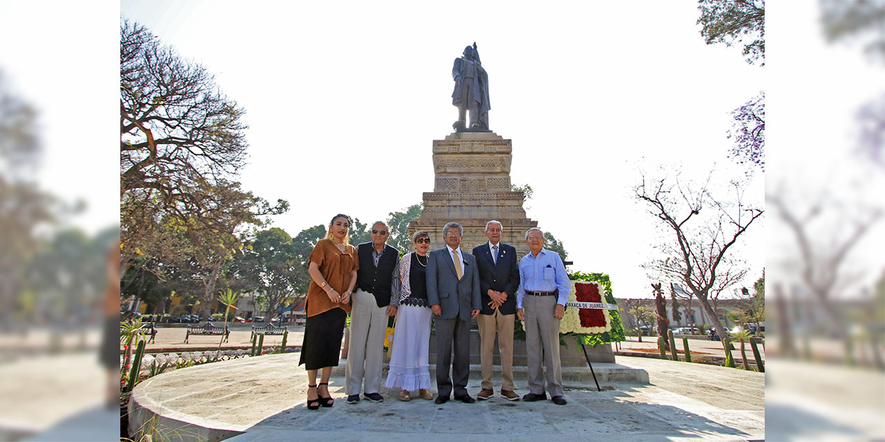 Foto: Adrián Gaytán // Rindieron homenaje al Benemérito de las Américas en el parque El Llano.