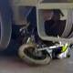 Motocicleta queda debajo de tráiler tras accidente en Huajuapan