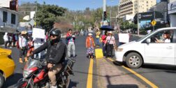 Foto: Luis Alberto Cruz // Vecinos de la colonia Aurora bloquean la Calzada Héroes de Chapultepec para exigir el abastecimiento de agua potable.