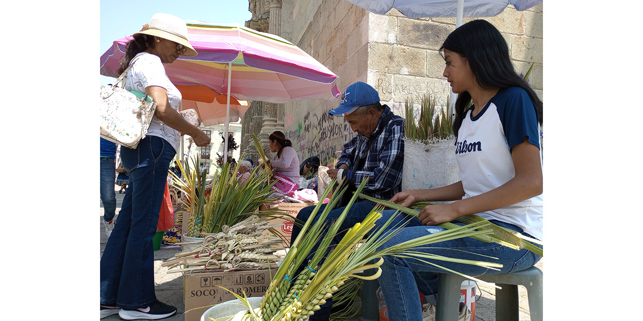 Artesanías de palma: entre la fe y tradición | El Imparcial de Oaxaca