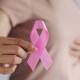 Crean ley para prevenir y atender cáncer de mama