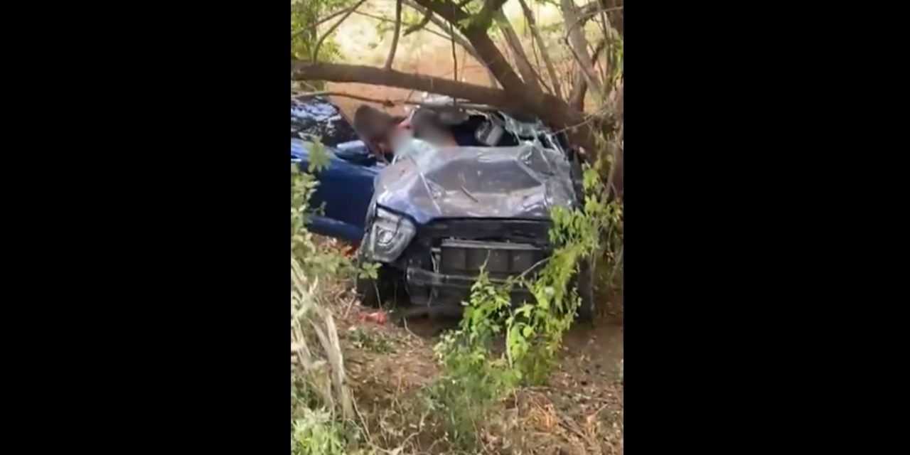 VIDEO: Brutal choque frontal en la Carretera Federal 185 | El Imparcial de Oaxaca