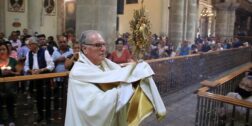 Foto: Adrián Gaytán // El Arzobispo Pedro Vázquez Villalobos durante su homilía dominical en Catedral.