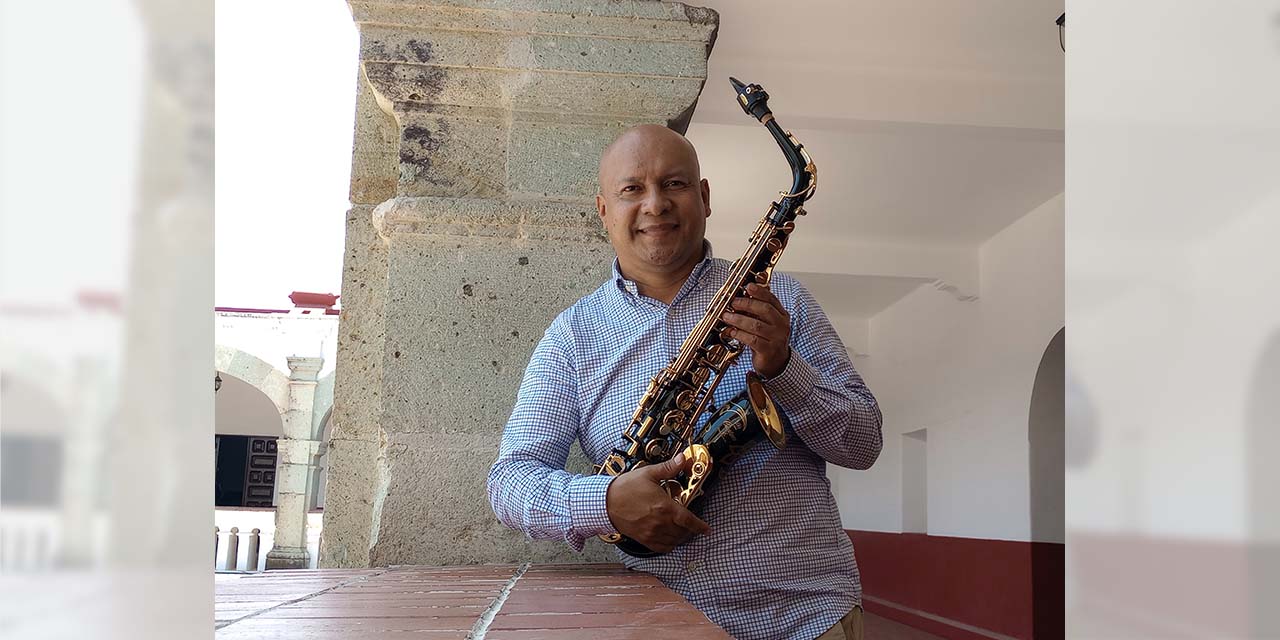 Foto: Lisbeth Mejía Reyes // Edgar Segura, saxofonista y compositor oaxaqueño.