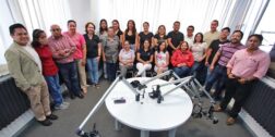 Fotos: Adrián Gaytán // En CORTV Radio colaboran 37 personas en diversas áreas.
