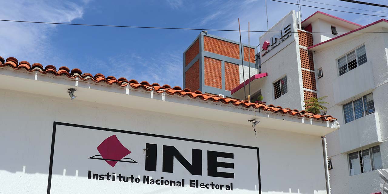 Foto: INE Oaxaca // Ravel Cuevas enfatizó que con las acciones realizadas por el Instituto Nacional Electoral se pretende proteger la autonomía del IEEPCO.