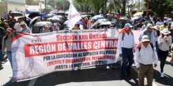 Foto: Luis Alberto Cruz // Ayer, más de 900 mil escolares se quedaron sin clases por la marcha que realizó el magisterio en Oaxaca y por el paro de 24 horas que decretó la CNTE.