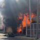 VIDEO:Fuego arrasa con vulcanizadora en avenida Eduardo Mata