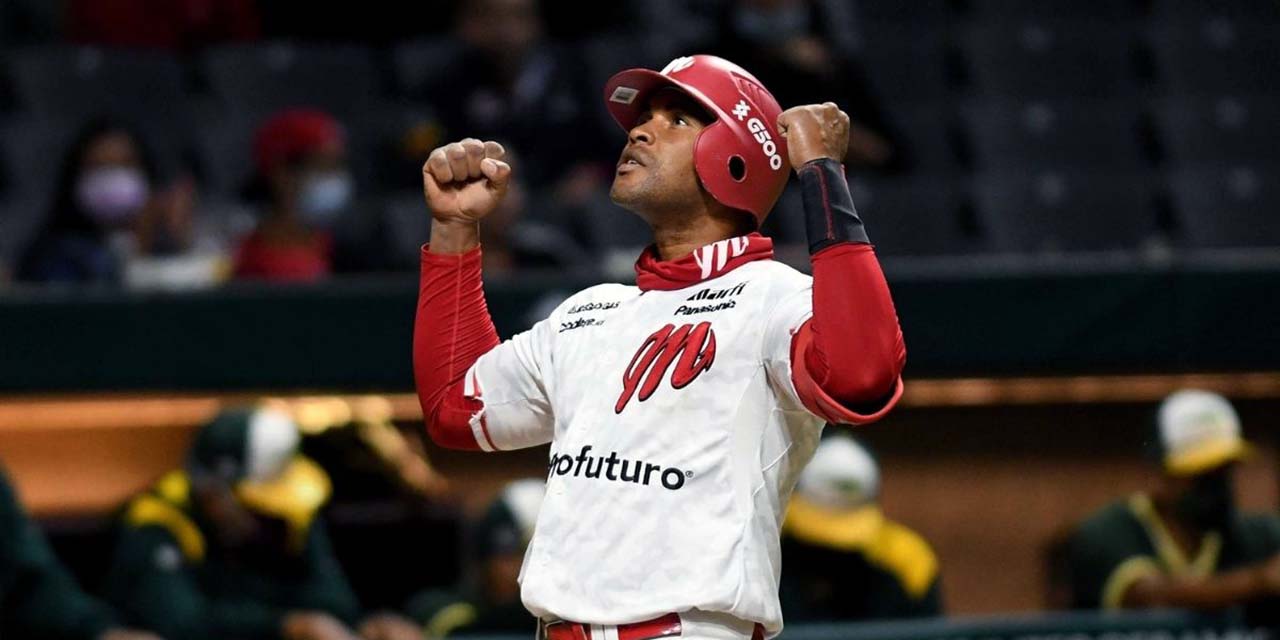 Yangervis Alfredo Solarte.