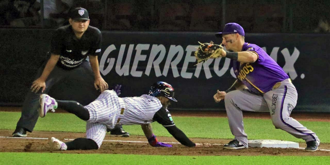 Fotos: Leobardo García Reyes // A Guerreros de Oaxaca no le alcanzó el esfuerzo para ganar el juego.