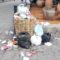 Foto: Jesús Santiago // Con cestos suplieron la falta de papeleras que fueron retiradas en el Centro Histórico.