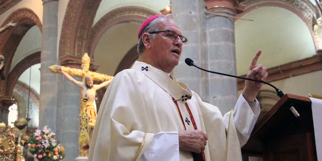 Foto: Adrián Gaytán // El Arzobispo Pedro Vázquez Villalobos hace un llamado para salir a votar el próximo domingo.