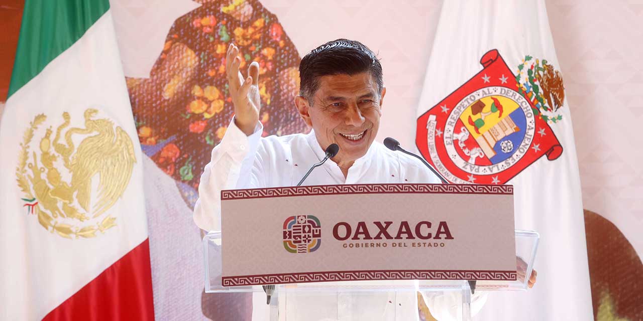Foto: Luis Alberto Cruz // El gobernador Salomón Jara en su conferencia semanal.