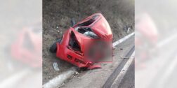 El conductor del Jetta quedó prensado dentro de su unidad y perdió la vida en el lugar del accidente.