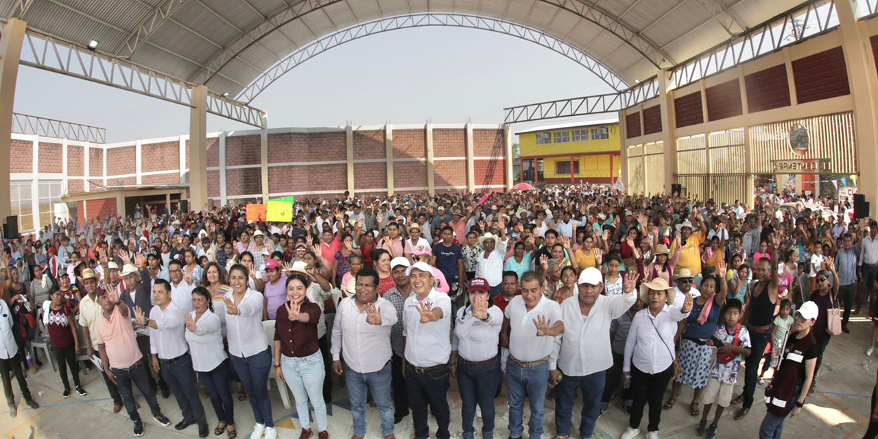 Pueblo de Ixcatlán, recibe y abraza calurosamente a Nino Morales | El Imparcial de Oaxaca